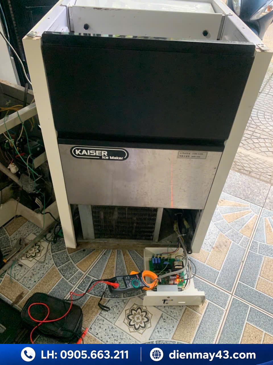 Dịch vụ sửa máy làm đá Kaiser tại Đà Nẵng chuyên xử lý các lỗi không ra đá, máy không chạy, báo lỗi hệ thống. Điện Máy 43 cam kết kiểm tra tận nơi, có mặt nhanh trong 30 phút, sửa chữa chuyên nghiệp cho nhà hàng, quán cà phê, quán bar. Liên hệ ngay 0905.663.211 hoặc truy cập dienmay43.com để được hỗ trợ nhanh chóng.