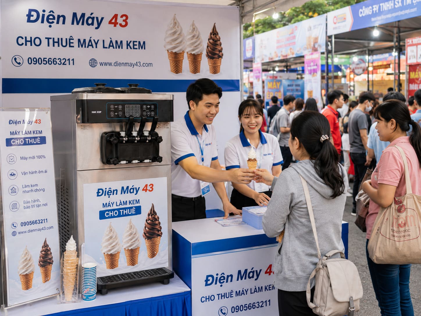 Hình ảnh dịch vụ cho thuê máy làm kem tại Đà Nẵng phục vụ hội chợ, triển lãm, gian hàng sự kiện và chương trình đông người. Máy sạch, vận hành ổn định, giúp thu hút khách dừng lại trải nghiệm.